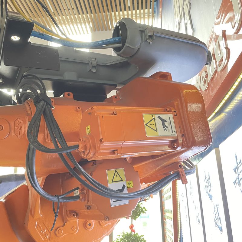 اليد الثانية ABB Robot Arm 6640-235 / 2.55 من أجل معالجة اللحام الموضعي