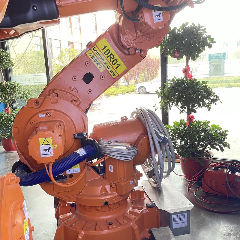 اليد الثانية ABB Robot Arm 6640-235 / 2.55 من أجل معالجة اللحام الموضعي