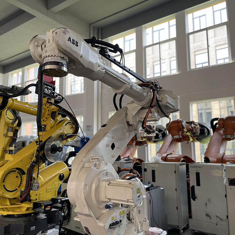 روبوت طحن روبوت مفصلي يستخدم صناعيًا ABB 6 محور ABB6640-130 / 3.2