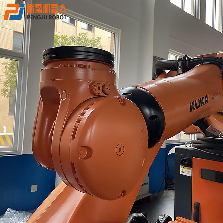 KUKA KR210 R2700 KRC4 لحام القوس ، لحام النقطة ، صناعة الصحافة ، تحميل اللوحات ، تحميل وتفريغ الأجزاء ، القطع