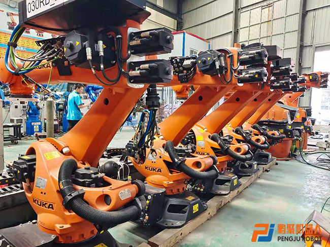 كوكا KR210 R2700 روبوت C4 إضافي جديد ومستخدم متاح لحام نقطة ، وصيانة الصحافة ، التسليم ، تحميل وتفريغ