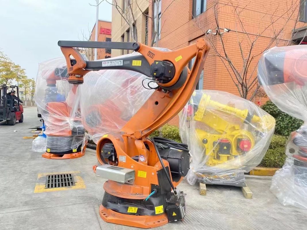 روبوت منصات نقالة رباعي المحاور Kuka KR100-2PA مع ذراع يمتد من 3200 مم إلى 500 كجم