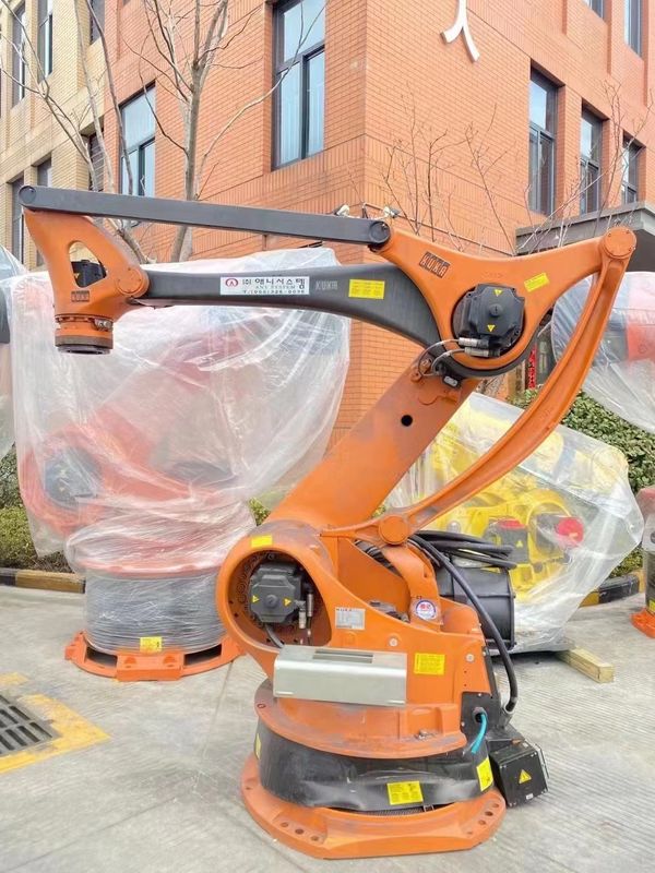 روبوت منصات نقالة رباعي المحاور Kuka KR100-2PA مع ذراع يمتد من 3200 مم إلى 500 كجم