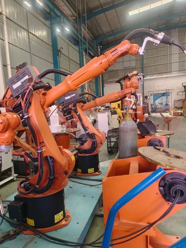 روبوت KUKA KR16 L6 روبوت صناعي مستعمل ذراع روبوت ، روبوت لحام ، روبوت تحميل ، روبوت معالجة