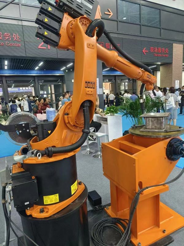 تم تجديد KR16L6 6kg الحمولة المفيدة 6 محور روبوت XP مجلس التحكم AC380V إمدادات الطاقة التعبئة والتغليف