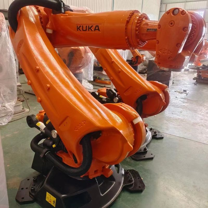 KUKA KR 210 R3100 Ultra C4 الطباعة ، التقطيع ، الطلاء ، التلميع ، تصنيع قطع المياه 210 كجم 3100 مم