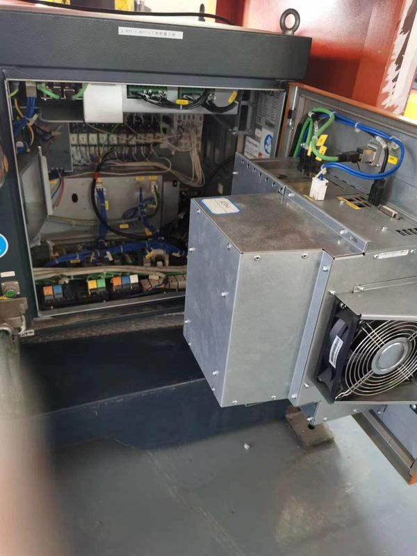 KUKA KR5 R1400 KRC4 معالجة الأجزاء ، القياس ، تجميع الأجزاء ، اللصق - التوصيل اللاصق ، لحام القوس