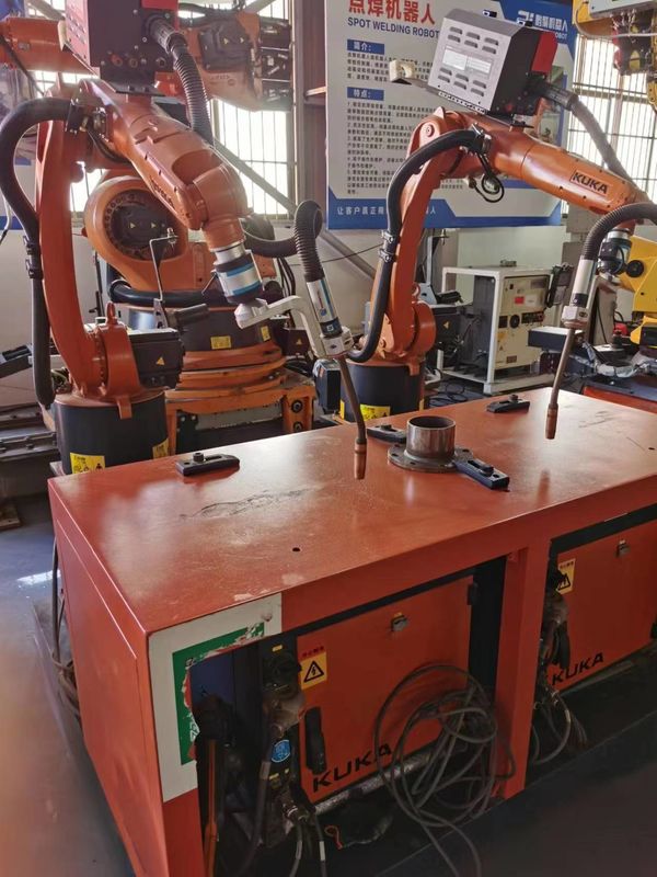 KUKA KR5 R1400 KRC4 معالجة الأجزاء ، القياس ، تجميع الأجزاء ، اللصق - التوصيل اللاصق ، لحام القوس