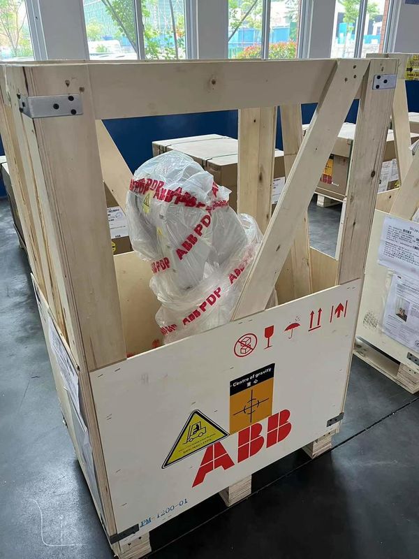 جديد ABB IRB 1200 (5/0.9) ، 5kg حمولة مفيدة ، IRB 1200-7/0.7 ، التعامل مع الأجزاء ، البوليسة ، القياس ، تجميع الأجزاء