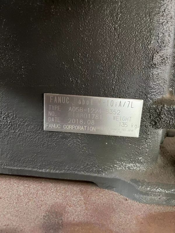 FANUC M-10iA / 7L ، حمولة فائدة 7 كجم ، 1633 مم ، لحام القوس تحميل وتفريغ القطع