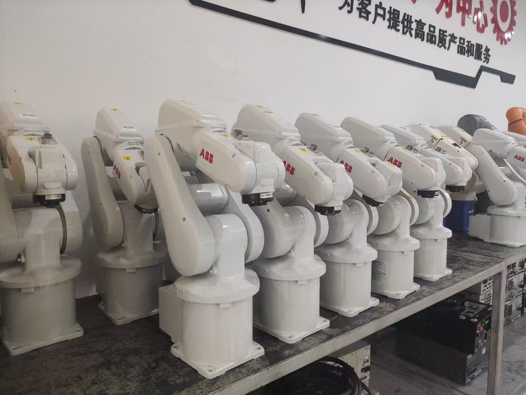 ABB IRB 1200 (5/0.9) روبوت لمعالجة الأجزاء ، التلميع ، القياس ، تجميع الأجزاء