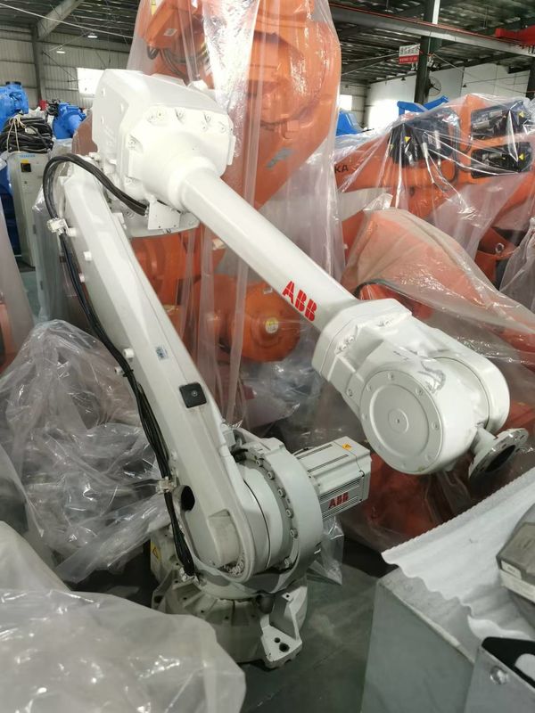 ABB IRB 4600-40/2.55 ذراع الروبوت ذات 6 محاور لتوزيع تجميع التصنيع الإضافي وأكثر من 40 كجم الحمولة المفيدة و 2550 مم الوصول