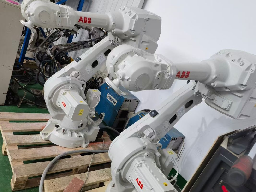 ABB IRB 4600   60 روبوتات قطع الألياف الزجاجية مع نطاق 2050 مم ونمط القيادة الميكانيكية