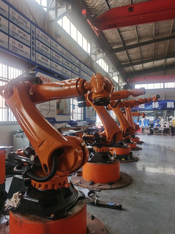 KUKA KR300 R2500 Ultra 300kg Payload 2500mm Reach روبوتات KUKA المستخدمة مع إمكانية تكرار ±0.1 ملم وكوكا البرمجة تحميل الروبوت التعامل الطحن الطحن