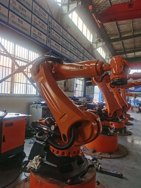 كوكا البرمجيات المستخدمة كوكا KR240 R2900 الروبوتات فوق IP 65 السلامة ± 0.1 مم التكرارية وأكثر لمعايير عالية 240kg الحمولة المفيدة 2900mm وصول