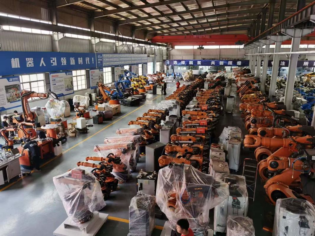 KUKA KR300 R2500 Ultra 300kg Payload 2500mm Reach روبوتات KUKA المستخدمة مع إمكانية تكرار ±0.1 ملم وكوكا البرمجة تحميل الروبوت التعامل الطحن الطحن