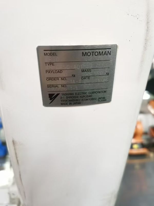 2061mm Reach CR50 XRC 50kg الحمولة المفيدة روبوت لحام القوس Motoman للضغط وتحريك وتحميل / تفريغ الأجزاء
