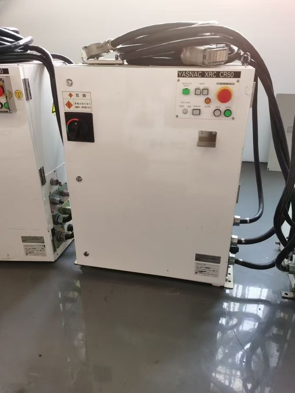 2061mm Reach CR50 XRC 50kg الحمولة المفيدة روبوت لحام القوس Motoman للضغط وتحريك وتحميل / تفريغ الأجزاء