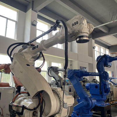ماكينة طحن روبوت حافة خشبية مستعملة ABB ABB6640-130 3.2