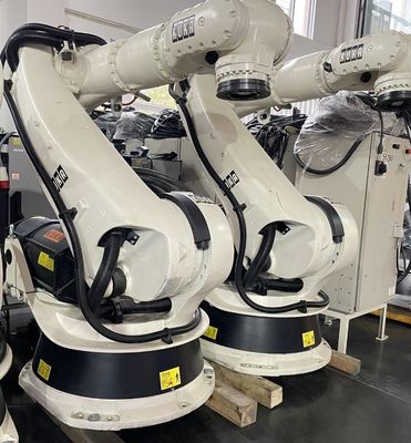 تركيب الأرضيات الصناعية المستخدمة Kuka Robots KR150-2 2000