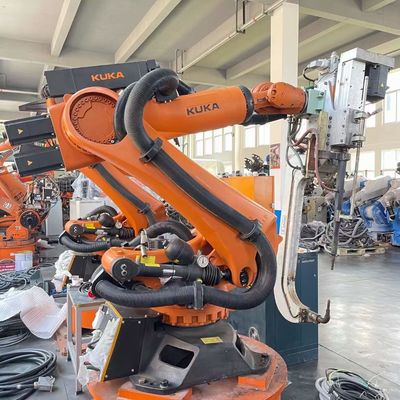 6 محور الذراع الروبوتية الصناعية المستخدمة KUKA KR210 لمنصة نقالة اللحام