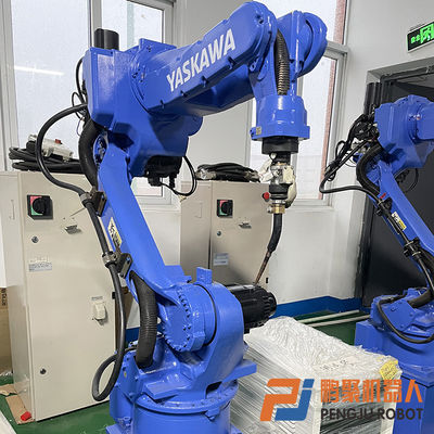 التثبيت على الحائط يستخدم روبوت اللحام Yaskawa MA1440 RD350 Robot Welding Line