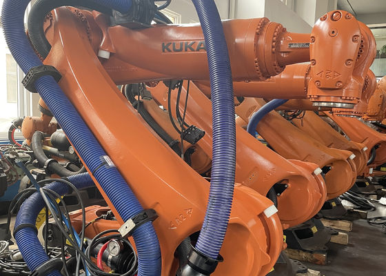 روبوت تحميل نصب أرضية مع إمكانية تكرار ± 0.1 مم أداء KUKA KR210 مع 2700mm امتداد طويل للغاية ، قابلة للتكيف بالكامل مع التطبيقات الصناعية طحن فعال وتحليل الصفائح بلا عيب