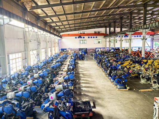 ES200D روبوت لحام بطارية أوتوماتيكي مع ذراع روبوت عالية KUKA و Yasakawa