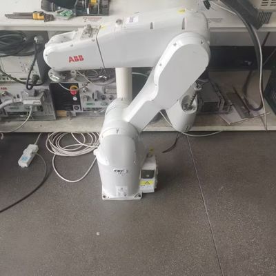 ABB IRB 1200 (5/0.9) روبوت لمعالجة الأجزاء ، التلميع ، القياس ، تجميع الأجزاء