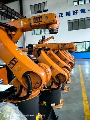 ويتضمن وحدة تحكم KRC4 روبوتات KUKA المستعملة KR60-3 60kg الحمولة المفيدة 2033mm المدى لتحميل التعامل قطع وتجميع