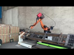تستخدم KUKA Robots
