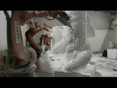 تستخدم KUKA Robots