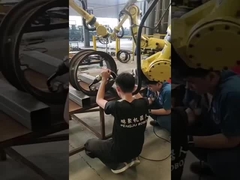 روبوت KUKA KR210 بـ 6 محاور، درجة حماية IP 65، برمجة KUKA لجميع احتياجات اللحام والتعبئة